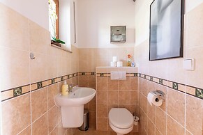 Luxury 10-bed Villa With View, Pool, Playground