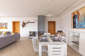 Luxury 10-bed Villa With View, Pool, Playground