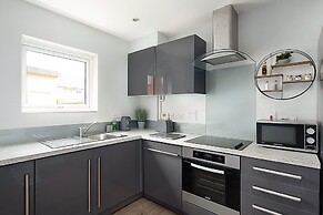 Stylish Serviced Apartment in Reading