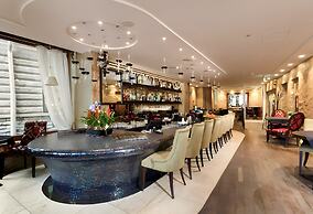 Rixwell Collection Savoy Boutique Hotel