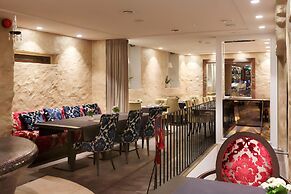 Rixwell Collection Savoy Boutique Hotel