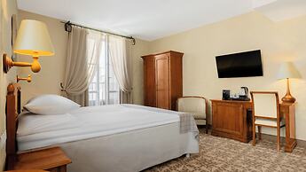 Rixwell Collection Savoy Boutique Hotel