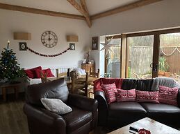 Charming Gnome Cottage, in Devon Near Sidmouth