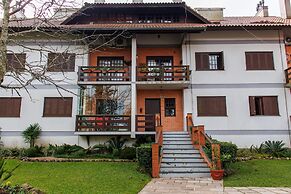 LOCAR-IN GRAMADO- Duplex Lago Negro