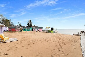 Aloha Beach Club Resort