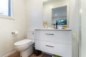 Manly Bay Wonderful 3BR New Home - Fibre