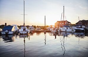 Bades Huk Marina Hotel