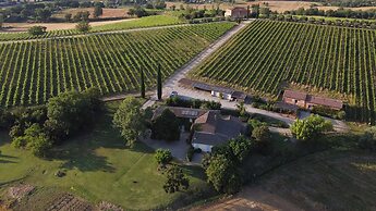 Fattoria Santa Vittoria Istrice Apartment