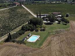 Fattoria Santa Vittoria Istrice Apartment