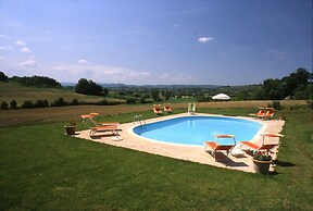 Fattoria Santa Vittoria Istrice Apartment