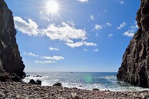 Charming Mediterranean House Surrounded by a Natural Oasis