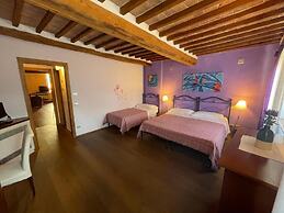 Room in Guest Room - La Dimora nel Corso
