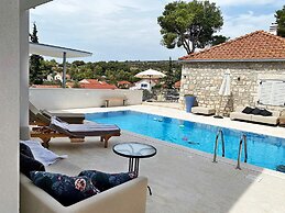 Exclusive Villa Marumare Completed 2021 Pool 300m to the Beach