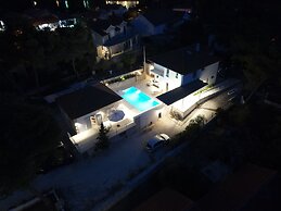 Exclusive Villa Marumare Completed 2021 Pool 300m to the Beach