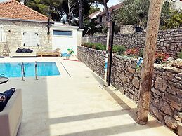 Exclusive Villa Marumare Completed 2021 Pool 300m to the Beach