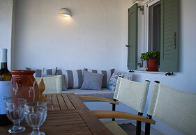 Private Villa Agia Irini, 350 Meter to the Beach for 4 Guests With Poo