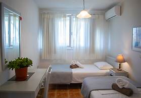 Private Villa Agia Irini, 350 Meter to the Beach for 4 Guests With Poo