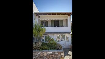 Private Villa Agia Irini, 350 Meter to the Beach for 4 Guests With Poo