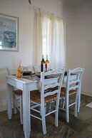 Private Villa Agia Irini, 350 Meter to the Beach for 4 Guests With Poo