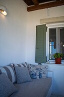 Private Villa Agia Irini, 350 Meter to the Beach for 4 Guests With Poo