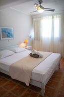 Private Villa Agia Irini, 350 Meter to the Beach for 4 Guests With Poo