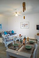 Private Villa Agia Irini, 350 Meter to the Beach for 4 Guests With Poo