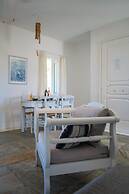 Private Villa Agia Irini, 350 Meter to the Beach for 4 Guests With Poo