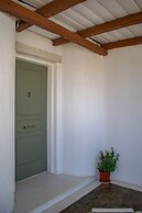 Private Villa Agia Irini, 350 Meter to the Beach for 4 Guests With Poo