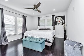 Historical Cozy Home in the Houston Heights Near Downtown, Midtown Gal