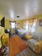 Room in Guest Room - Yellow Rm Dover- Del State, Bayhealth- Dov Base