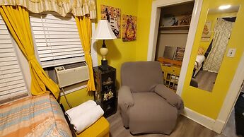 Room in Guest Room - Yellow Rm Dover- Del State, Bayhealth- Dov Base