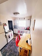 Room-yellow Rm Dover- Del State, Bayheal