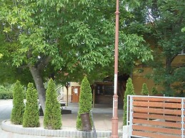 Cozy Family Cottage at the Lake Balaton