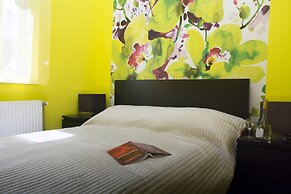 Vibrant 3 Bedroom Apartment In The Pulsing Heart Of Budapest