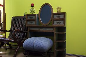 Vibrant 3 Bedroom Apartment In The Pulsing Heart Of Budapest