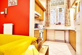 Vibrant 3 Bedroom Apartment In The Pulsing Heart Of Budapest