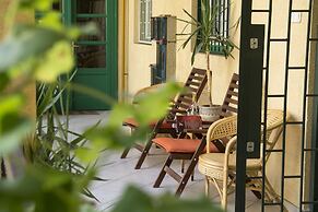 Vibrant 3 Bedroom Apartment In The Pulsing Heart Of Budapest