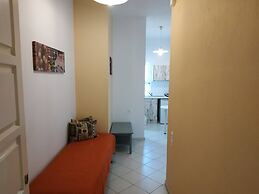 Small Apartment For 3 Pers 70meters From The Beach