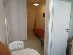 Small Apartment For 3 Pers 70meters From The Beach