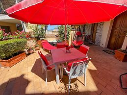 Central Location in Spoleto Large Terrace - 10 Mins Walk to Train Stat