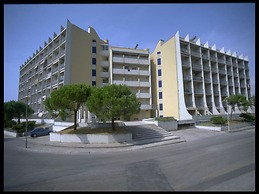 Cozy Apartment With Large Terrace-beahost Rentals