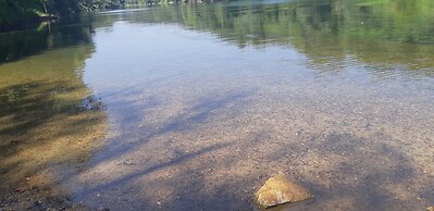 Green Retreat Kuca uz Rijeku za Savrseni Odmor