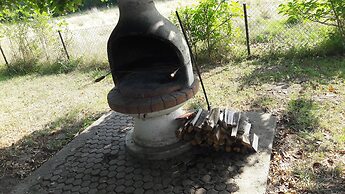 Green Retreat Kuca uz Rijeku za Savrseni Odmor