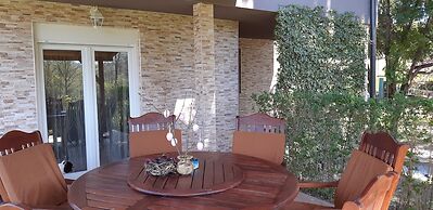 Green Retreat Kuca uz Rijeku za Savrseni Odmor