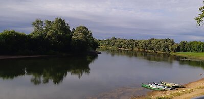 Green Retreat Kuca uz Rijeku za Savrseni Odmor