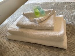 Lovely 3 Bedroom Apartment In Newcastle Upon Tyne With Free Parking