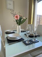 Lovely 3 Bedroom Apartment In Newcastle Upon Tyne With Free Parking