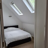 2-bed Loft Apartment for 5ppl With Private Parking