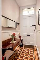 Spacious 2 Bedroom House Near The Meadows