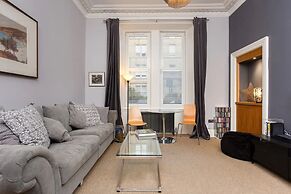 Spacious 2 Bedroom House Near The Meadows